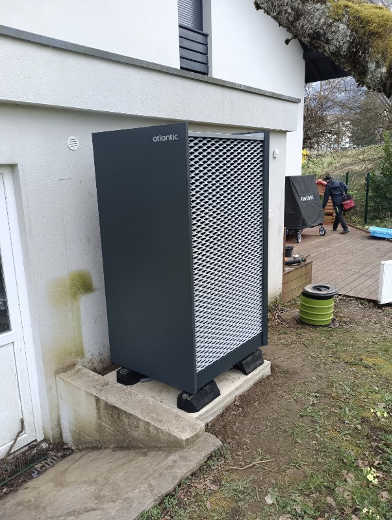 Chaufferie avec pompe à chaleur Atlantic Xtrem nouvelle génération à Reignier-Ésery (74930)